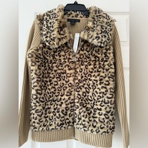 Light brown leopard fur zip up jacket size medium!!!